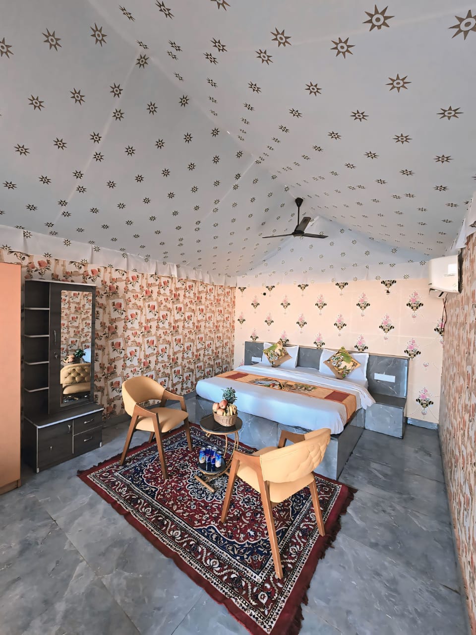 AC Luxury Tent - Image 6